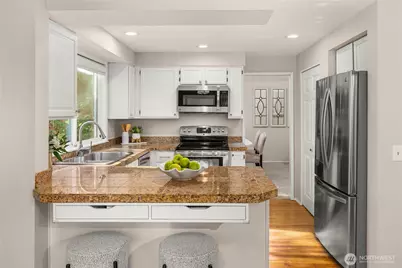24201 38th Place SE, Sammamish, WA 98029 - Photo 13