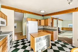 14317 Greenbelt Dr E, Bonney Lake, WA 98391 - Photo 11