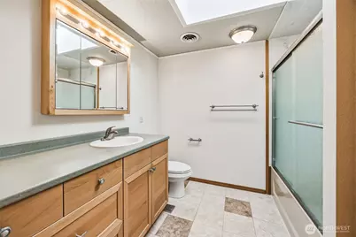 14317 Greenbelt Drive E, Bonney Lake, WA 98391 - Photo 19