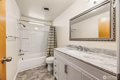 14317 Greenbelt Drive E, Bonney Lake, WA 98391 - Photo 21