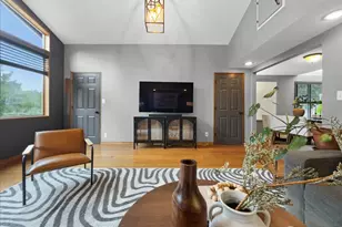 19607 136th Pl SE, Renton, WA 98058 - Photo 11