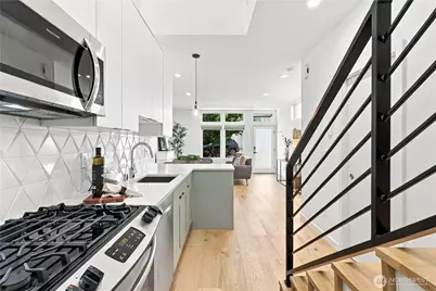 4608 Evanston Avenue N, Seattle, WA 98103 - Photo 13