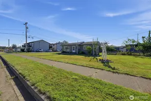 117 J St, Cosmopolis, WA 98537 - Photo 3