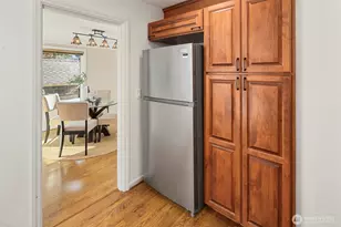 7812 Stone Ave N, Seattle, WA 98103 - Photo 9