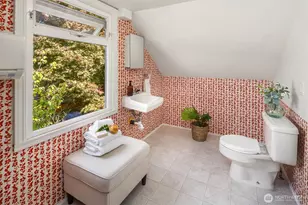7812 Stone Ave N, Seattle, WA 98103 - Photo 17