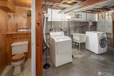 7812 Stone Avenue N, Seattle, WA 98103 - Photo 23