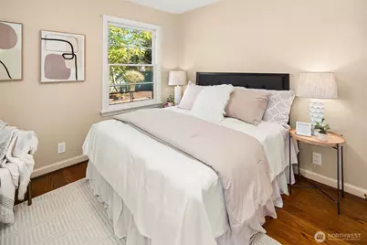 7812 Stone Avenue N, Seattle, WA 98103 - Photo 13