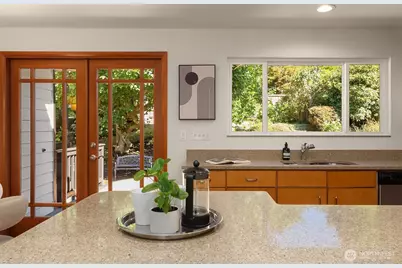 11040 Alton Avenue NE, Seattle, WA 98125 - Photo 15
