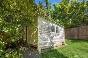 11040 Alton Ave NE, Seattle, WA 98125 - Photo 33
