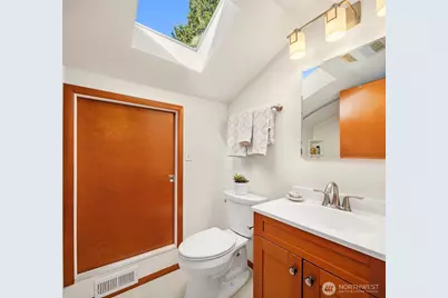 11040 Alton Avenue NE, Seattle, WA 98125 - Photo 23