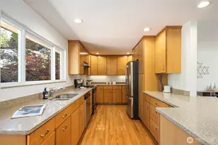 11040 Alton Ave NE, Seattle, WA 98125 - Photo 17