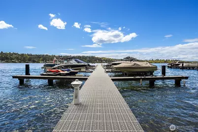 2716 106th Place SE, Beaux Arts Village, WA 98004 - Photo 3