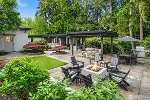 2716 106th Pl SE, Beaux Arts Village, WA 98004 - Photo 1