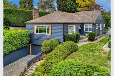 916 Harvard Avenue E, Seattle, WA 98102 - Photo 1