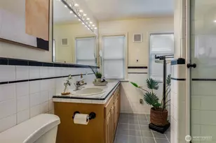 916 Harvard Ave E, Seattle, WA 98102 - Photo 13