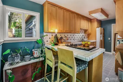 916 Harvard Avenue E, Seattle, WA 98102 - Photo 9