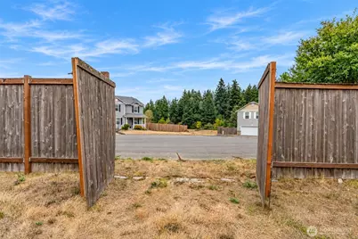 301 Easy St SE, Rainier, WA 98576 - Photo 15