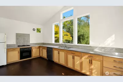 4520 47th Avenue S, Seattle, WA 98118 - Photo 5