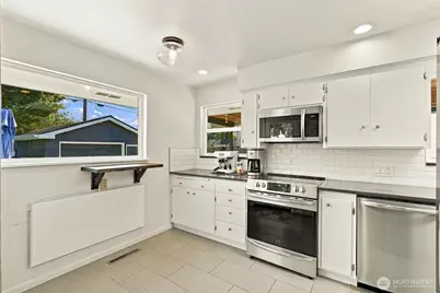 709 Colby Avenue, Everett, WA 98201 - Photo 9