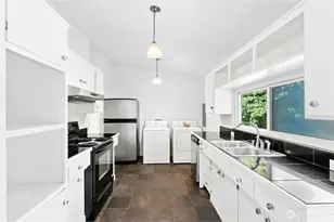 12220 NE 73rd St, Kirkland, WA 98033 - Photo 7
