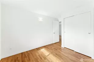 12220 NE 73rd St, Kirkland, WA 98033 - Photo 11