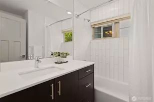 3817 Gilman Ave W, Seattle, WA 98199 - Photo 15