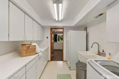 8618 NE 143rd Street, Kirkland, WA 98034 - Photo 27