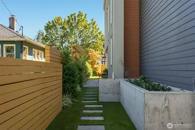 2604 E Ward Street, Seattle, WA 98112 - Photo 35