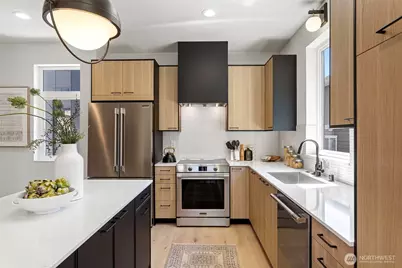4432 Dayton Avenue N, Seattle, WA 98103 - Photo 17