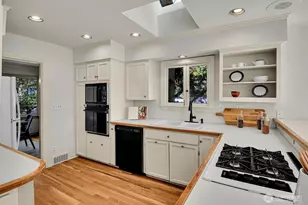 622 22nd Ave E, Seattle, WA 98112 - Photo 9