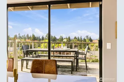 9355 NE 30th Street, Clyde Hill, WA 98004 - Photo 11