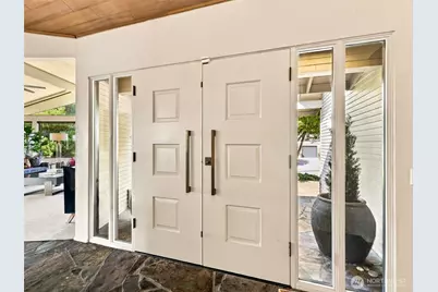 9355 NE 30th Street, Clyde Hill, WA 98004 - Photo 3