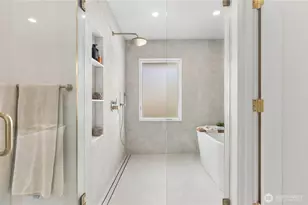 12009 Palatine Ave N, Seattle, WA 98133 - Photo 15
