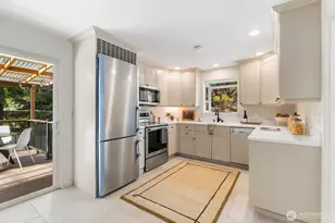 10515 12th Ave NW, Seattle, WA 98177 - Photo 9