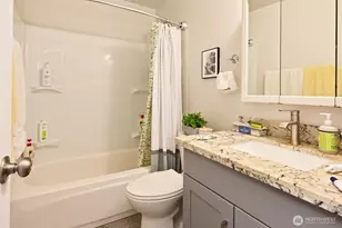 7101 6th Ave NE, Seattle, WA 98115 - Photo 13