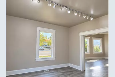 2320 Commercial Avenue, Anacortes, WA 98221 - Photo 3