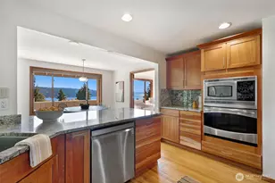 13025 42nd Ave NE, Seattle, WA 98125 - Photo 11