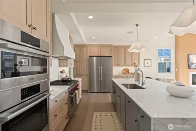 3243 13th Avenue W, Seattle, WA 98119 - Photo 11