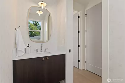 3243 13th Avenue W, Seattle, WA 98119 - Photo 15