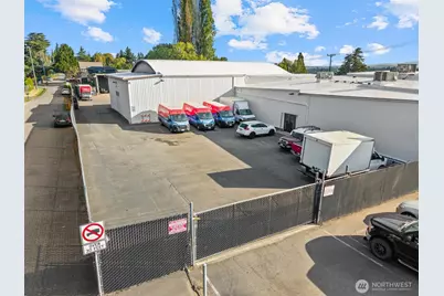 2000 S 116th Street, Seattle, WA 98168 - Photo 9