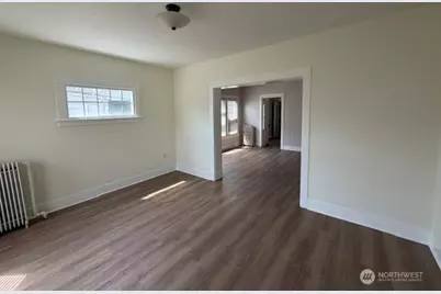 819 6th Avenue N, Seattle, WA 98109 - Photo 17