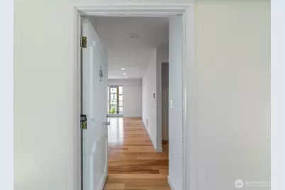 10129 Main Street #306, Bellevue, WA 98004 - Photo 3