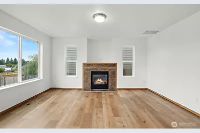 2213 189th Street E, Tacoma, WA 98445 - Photo 11