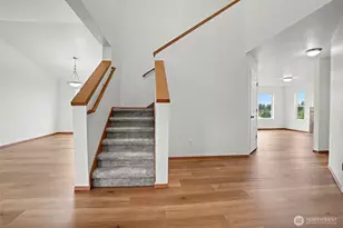 2213 189th St E, Tacoma, WA 98445 - Photo 3