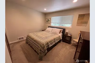 13807 Greenwood Avenue N, Seattle, WA 98133 - Photo 23
