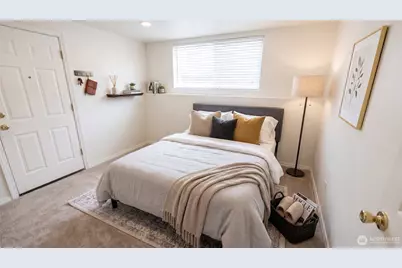 13807 Greenwood Avenue N, Seattle, WA 98133 - Photo 33