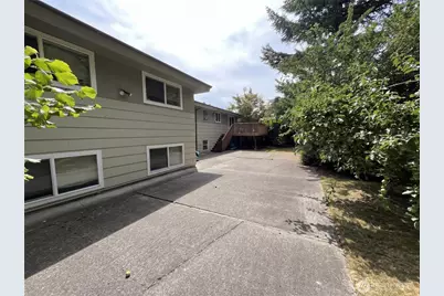 13807 Greenwood Avenue N, Seattle, WA 98133 - Photo 35
