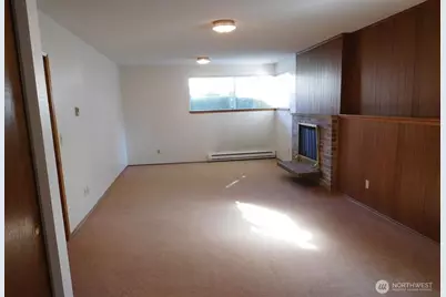 13807 Greenwood Avenue N, Seattle, WA 98133 - Photo 15