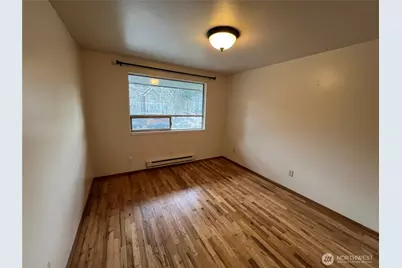 13807 Greenwood Avenue N, Seattle, WA 98133 - Photo 11