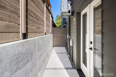 4415 2nd Avenue NE #A, Seattle, WA 98105 - Photo 13